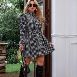 Plaid belted dress 👗